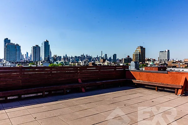 Rented by EXR | media 18