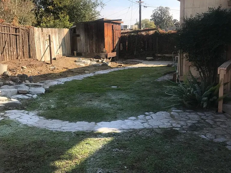 916 Mammoth Ave — Photo 7