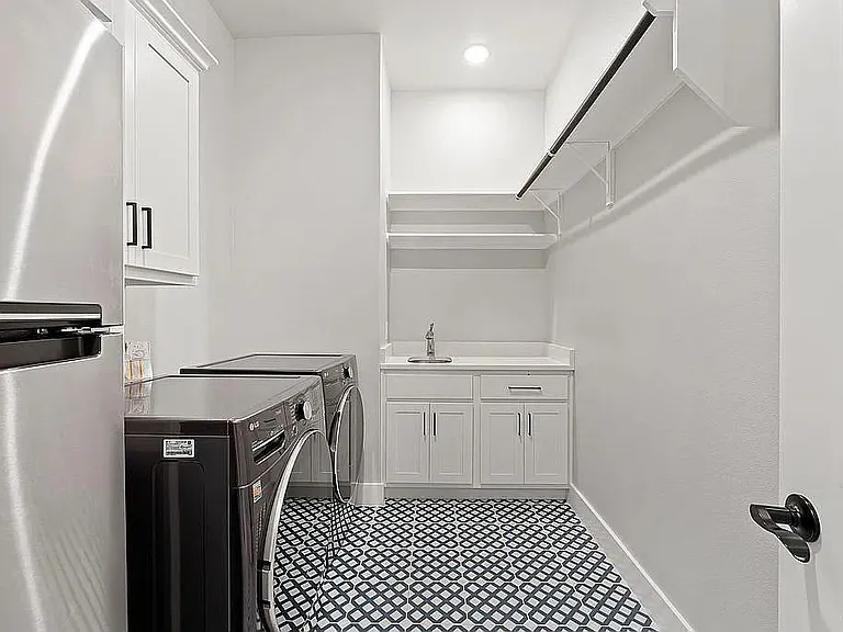 1102 Woodpark Ln — Photo 16