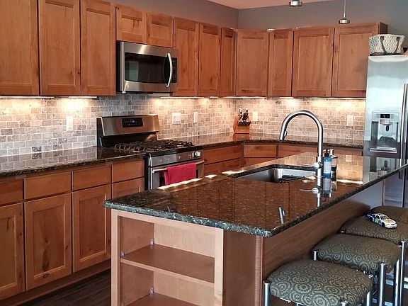 4th image of 3843 Island Park Dr