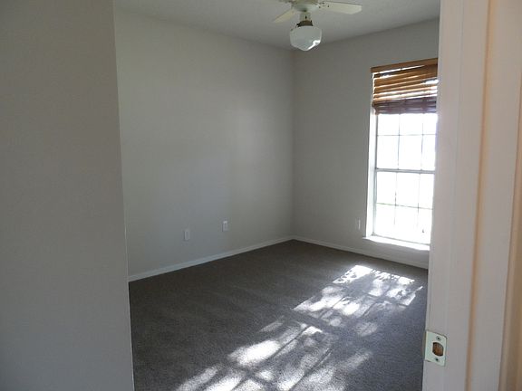 5th image of 112 Glen Rose Ave
