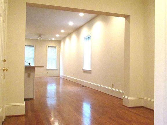 4th image of 1 S Plum St