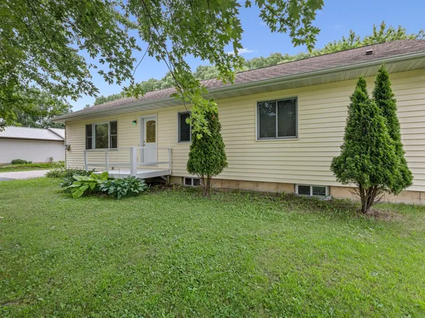 8470 E St N, Winona, MN 55987