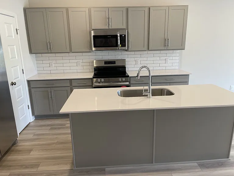 432 Alcott Way — Photo 3