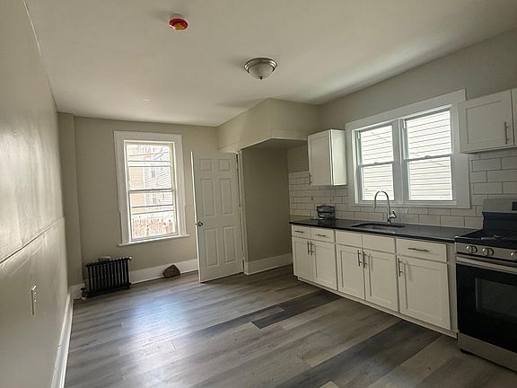 5th image of 243 S Clinton St #1F
