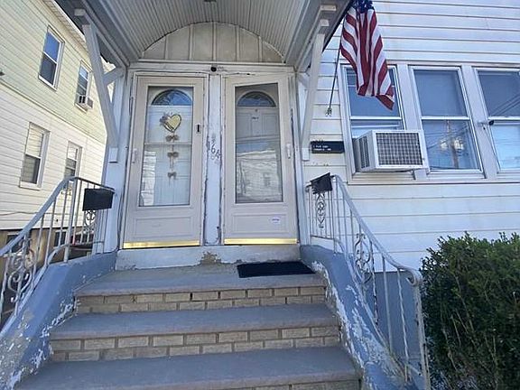 3rd image of 164 Outwater Ln