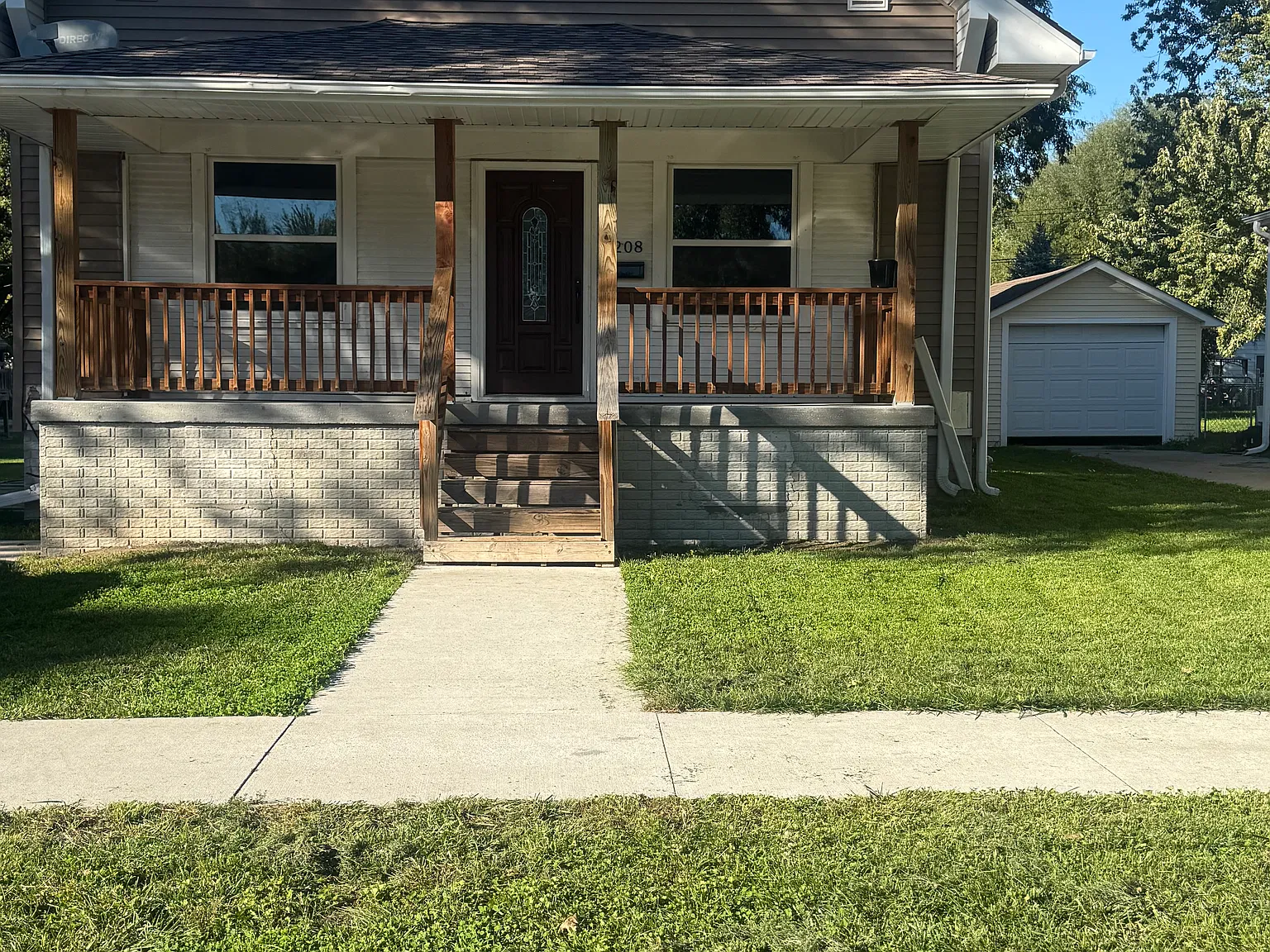 7 bed, 2000 sqft, $2,800 — Photo 2