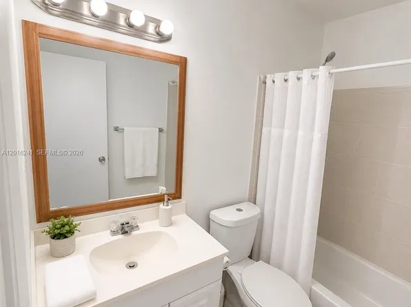 18051 NW 68th Ave APT K201, Hialeah, FL 33015