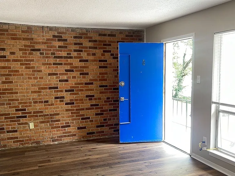 U of M Area - Southernwood Apartments — Photo 29