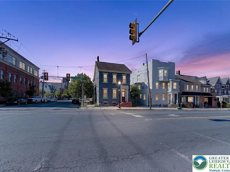 401 W Broad St — Photo 33