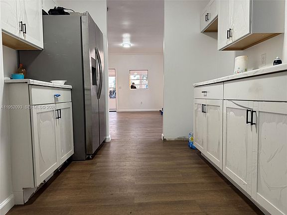 4th image of 822 Lemon Ave