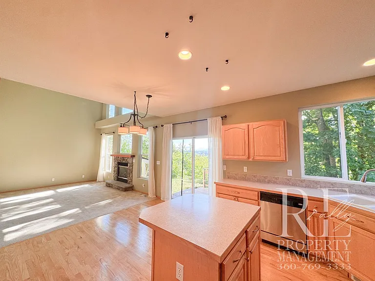 18128 Mount Walker Dr NE — Photo 9