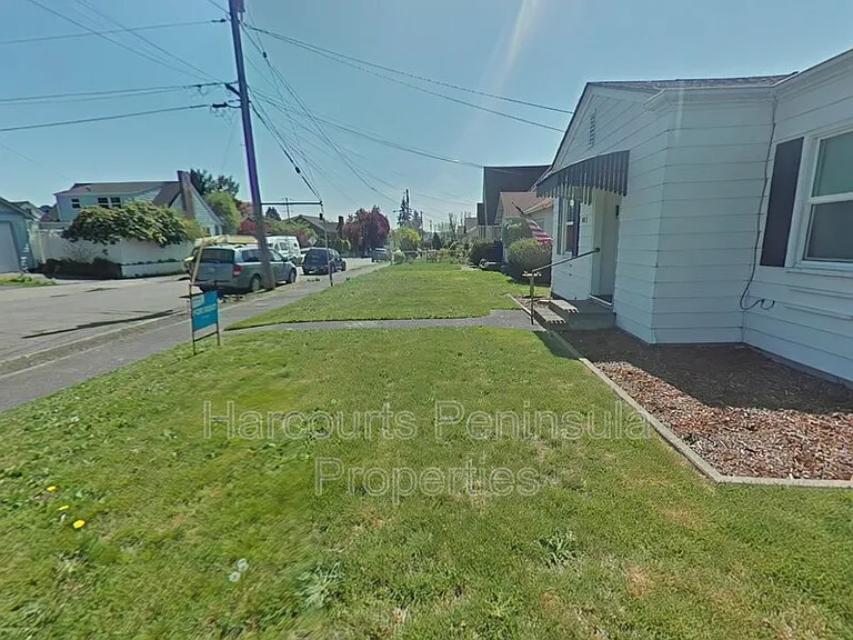1011 Rainier Ave — Photo 33