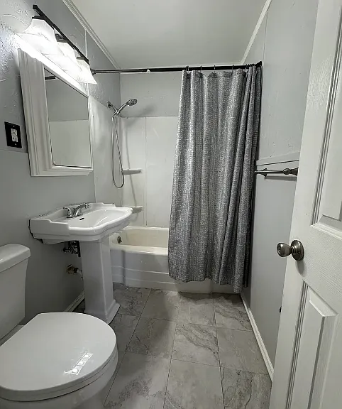 1310 W Hudson Dr — Photo 5
