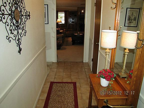 5th image of 2322 E Clare St