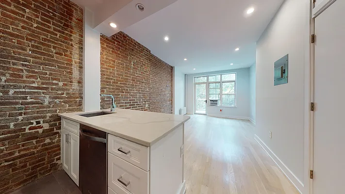 Rented by Bond New York | media 8