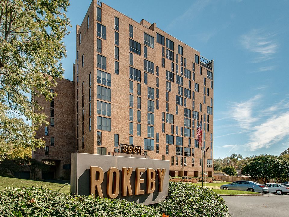 Secure building w/ amenities