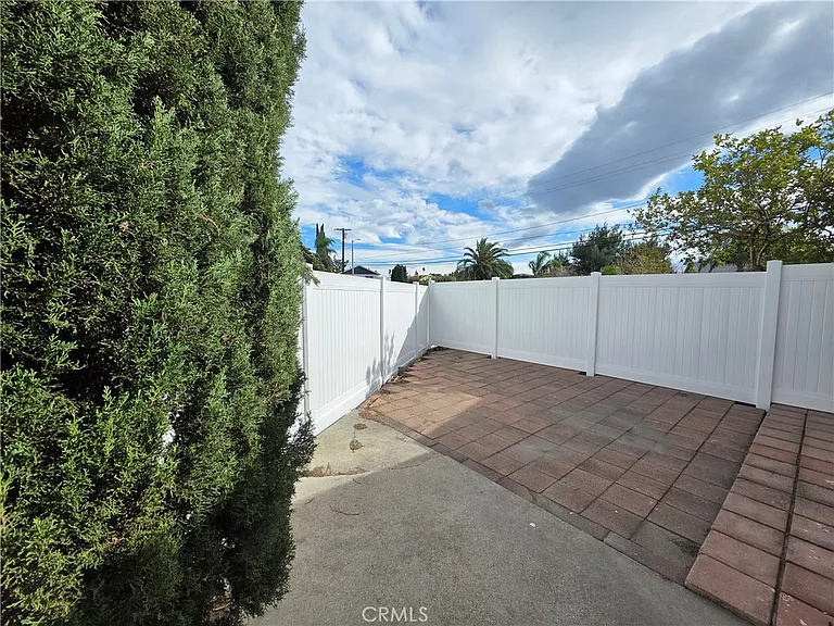 13501 Egbert St — Photo 33