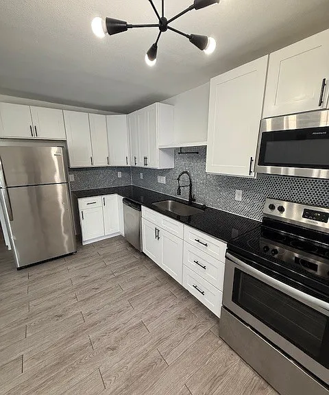 606 Harold St #14 — Photo 2