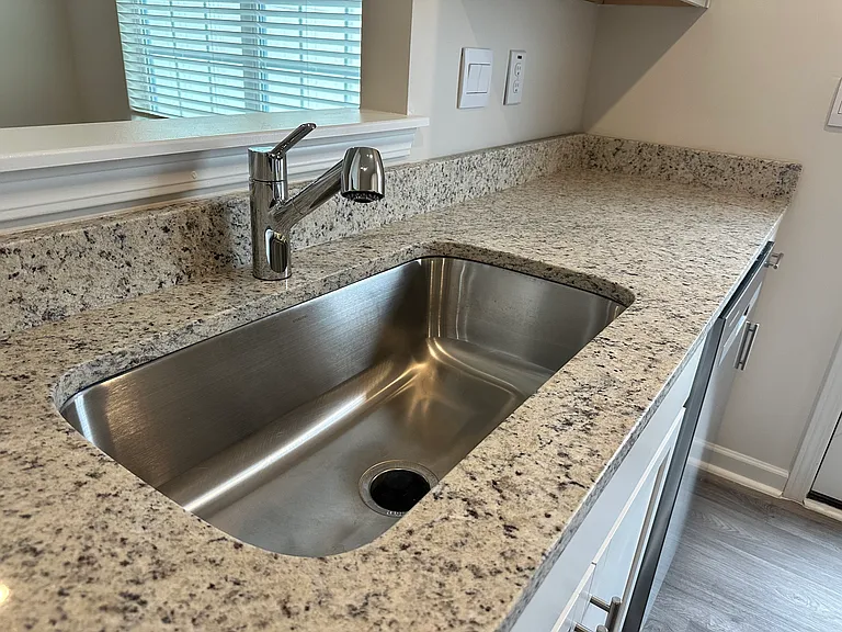 1351 Amberview Ln — Photo 10