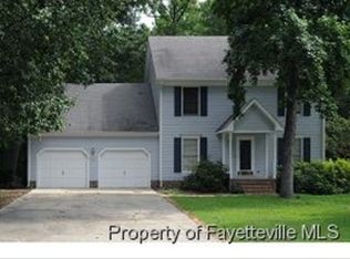 221 Lofton Dr, Fayetteville, NC 28311