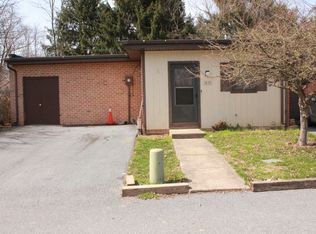 1099 Nanroc Dr, Mechanicsburg, PA 17055