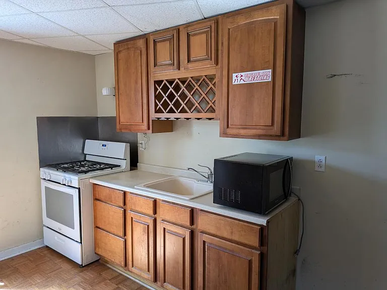 437 Bay St #3 — Photo 8