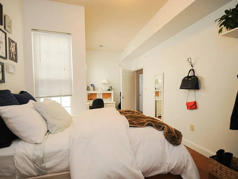 921 Ridge Ave #3D — Photo 6
