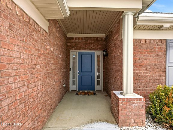 3rd image of 524 Golden Wing Rd