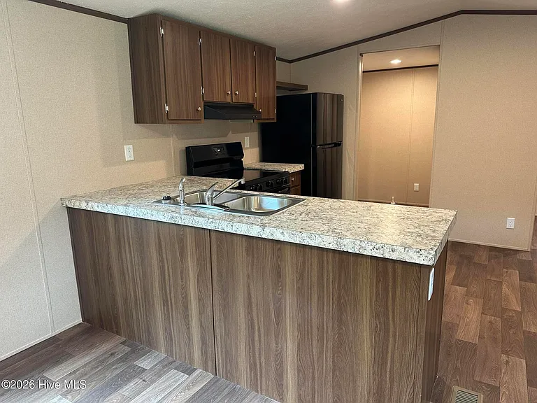 113 Orton Ln — Photo 6