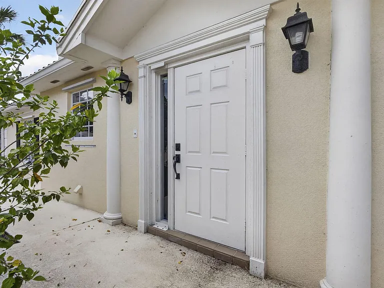 8154 Montserrat Pl — Photo 5