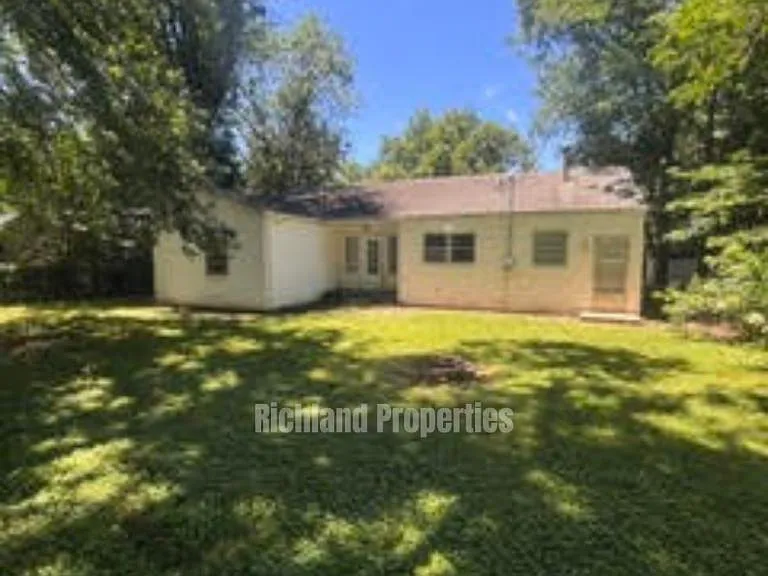 903 S Beacon Ave — Photo 2