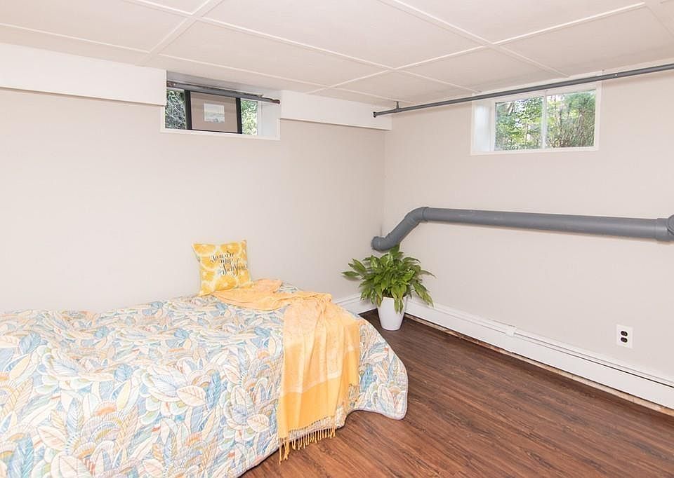 2nd image of 9 Tudor Ln