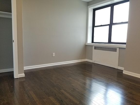 3rd image of 1011 Carroll Pl #7F