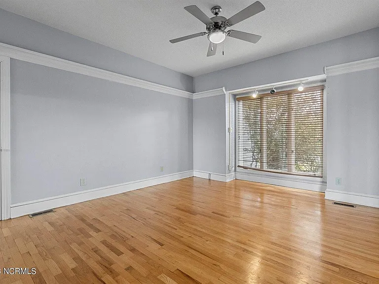 867 Castleberry Ct — Photo 22