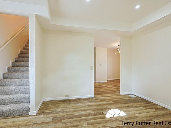 2nd image of 1129 Sanford St