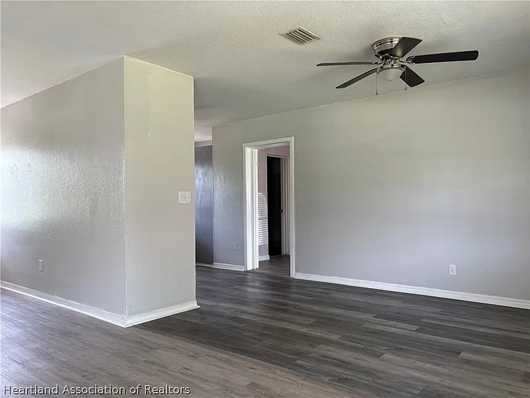 3127 King Dr — Photo 4