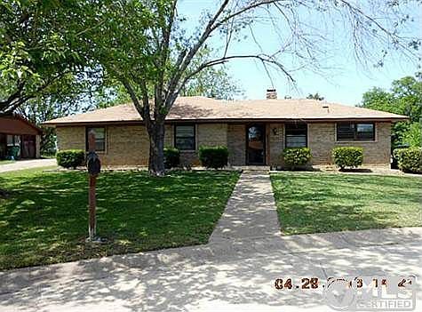 1st image of 705 Live Oak Ct