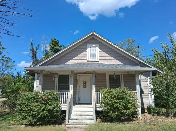203 E Missouri Ave, Bland, MO 65014