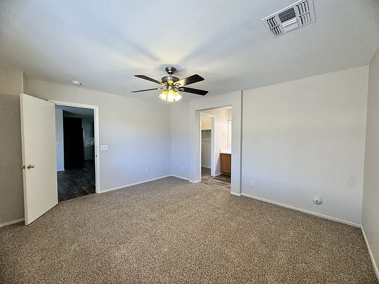 9138 W Ross Ave — Photo 9