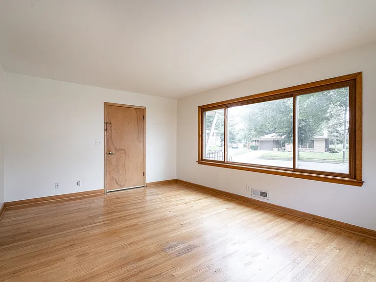 422 Gascoigne Dr — Photo 10