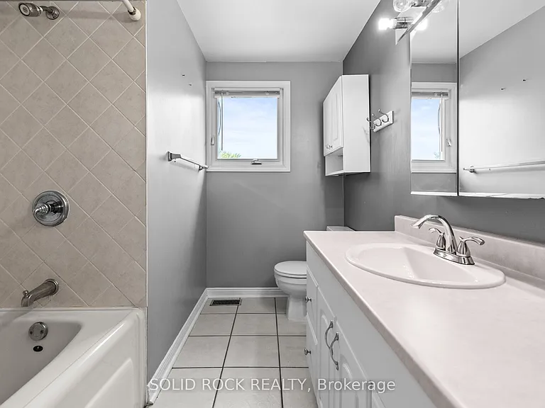 1631 Charbonneau St — Photo 22