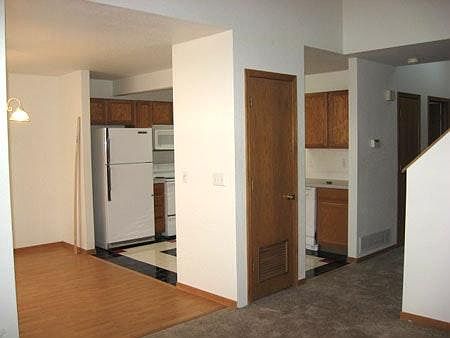 4th image of 734 Apple Ct