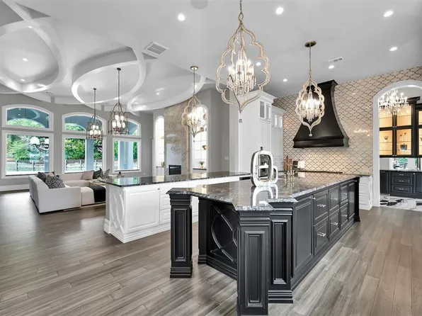 2 Little Sorrell Court, Tomball, TX 77377