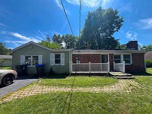 7 Merriewold Ln N Photo 1 7 Merriewold Ln N Photo 1