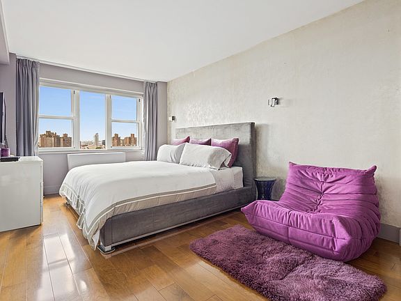 3rd image of 69 W 9th St Penthouse F