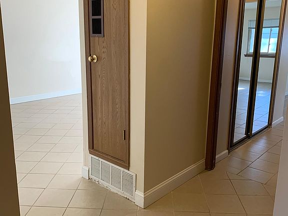 Entry way