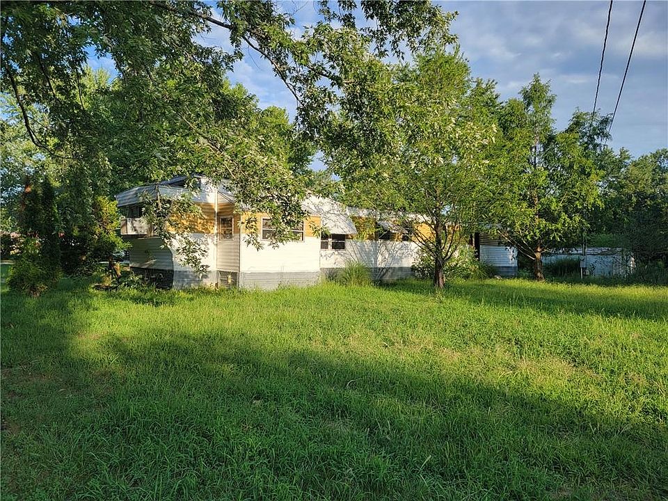 2nd image of 500 W Carman Rd