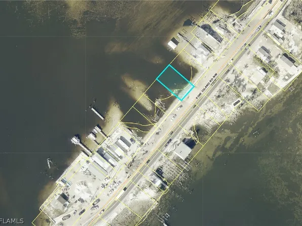 4244 Pine Island Rd NW, Matlacha, FL 33993