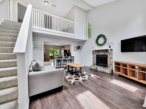 3rd image of 1455 Apple Oak Ct